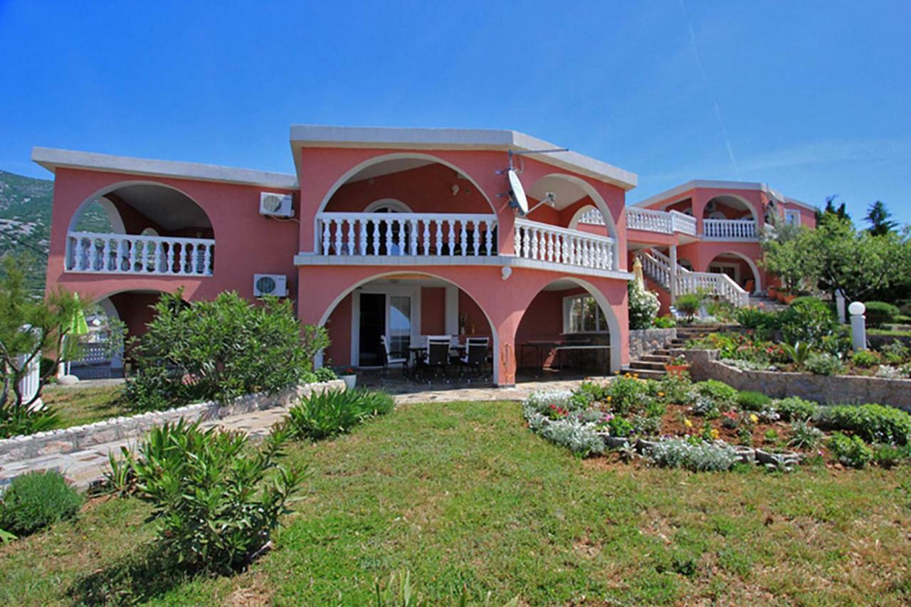 Villa Lilly Cesarica Exterior photo