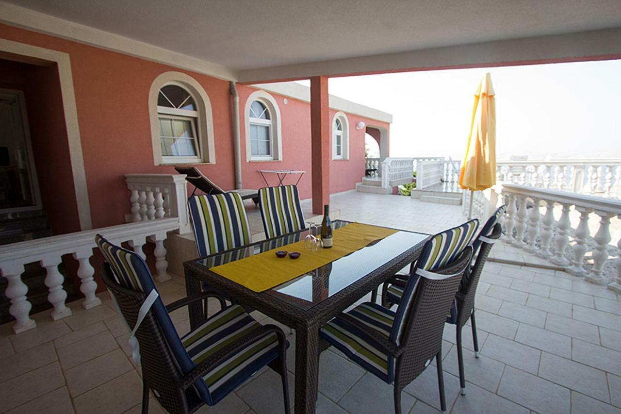 Villa Lilly Cesarica Exterior photo